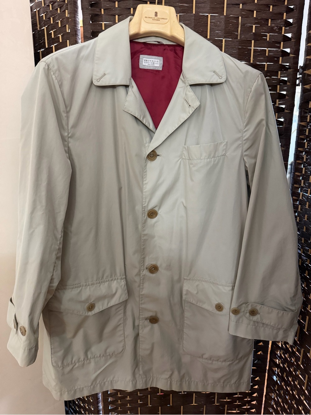 Brunello Cucinelli Light Gray Single-Breasted Trench Coat with Burgundy Lining